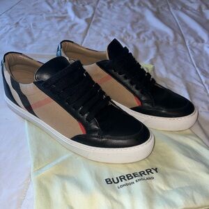 Burberry London England Sneakers